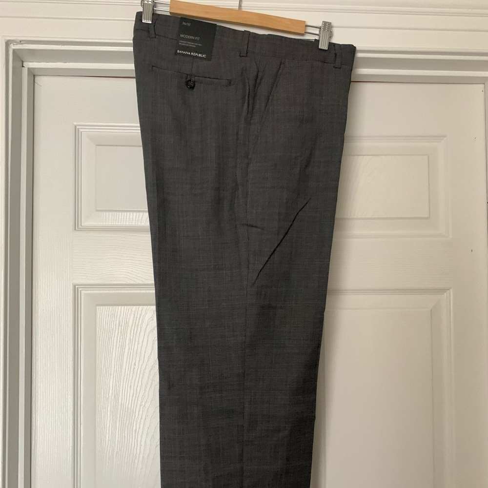 Banana Republic Modern Fit Light Weight Wool Pant